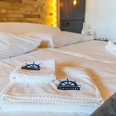 Promenada I Nad Jeziorem Apartment *