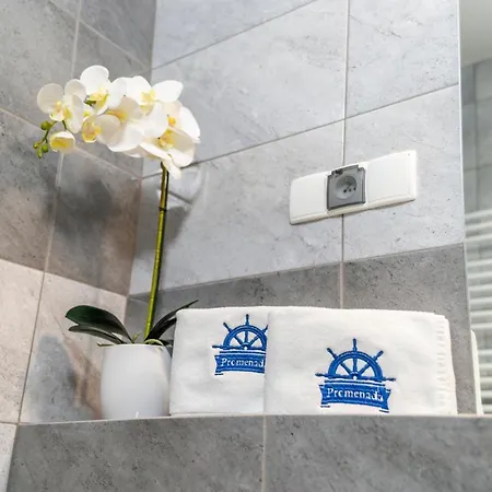 Promenada I Nad Jeziorem *