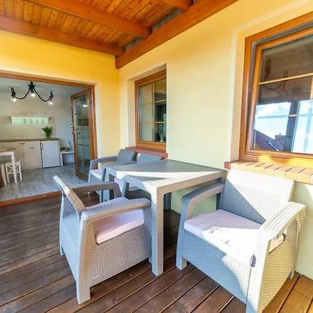 Promenada I Nad Jeziorem Apartment *