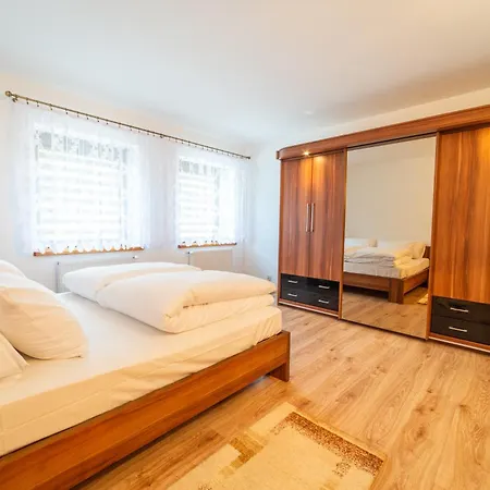 Promenada I Nad Jeziorem شقة